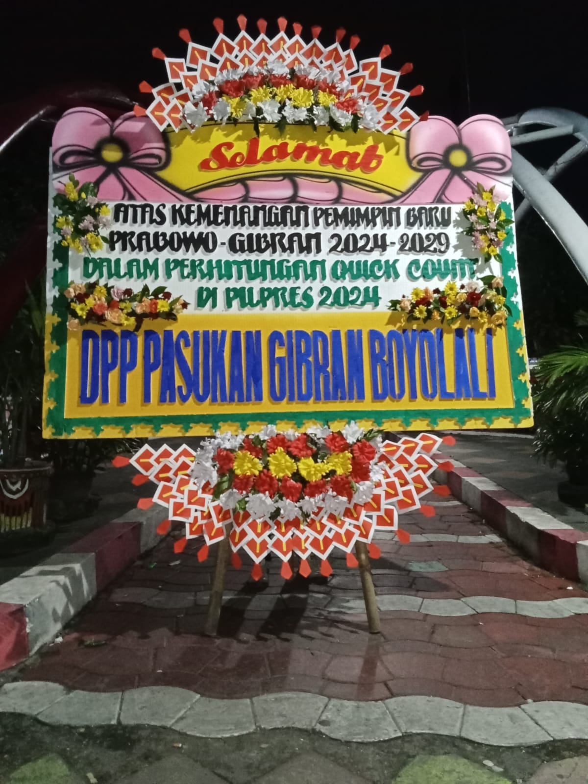 Ucapan Selamat dari Pasukan Gibran Boyolali dalam Bentuk Karangan Bunga untuk DPD Gerindra Jateng